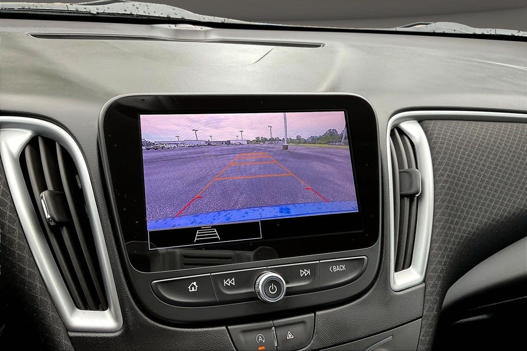 Used 2023 Chevrolet Malibu LS FWD image 17