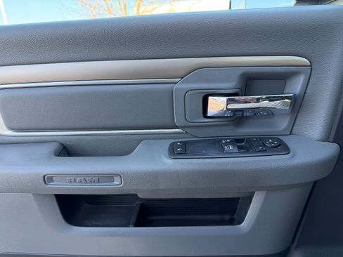 Used 2017 RAM 3500 Tradesman w/ Chrome Appearance Group image 10