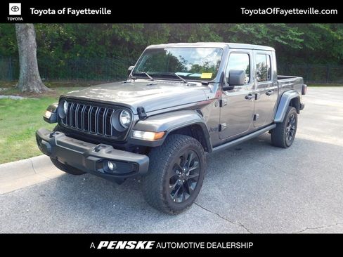 Used 2024 Jeep Gladiator Sport AWD/4WD image 1