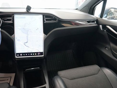 Used 2017 Tesla Model X 75D image 12
