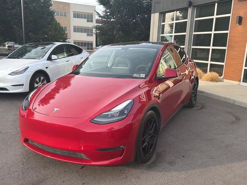 Used 2022 Tesla Model Y Performance AWD/4WD image 4