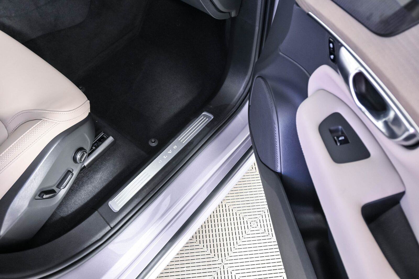 Certified 2026 Volvo XC90 B6 Plus AWD/4WD image 25