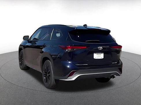 Used 2025 Toyota Highlander XSE image 9