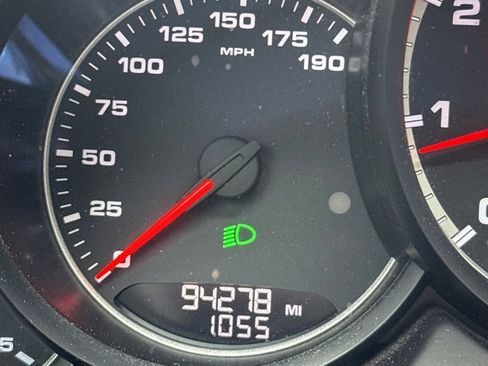 Used 2017 Porsche Cayenne Turbo image 30