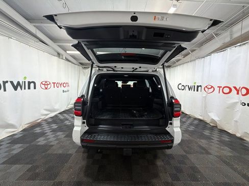 Used 2025 Toyota 4Runner TRD Off-Road Premium AWD/4WD image 16