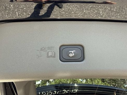 Certified 2025 Lincoln Nautilus Premier AWD/4WD image 12