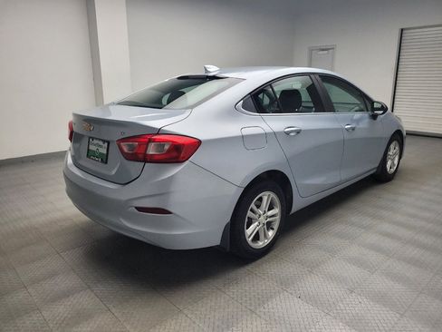 Used 2017 Chevrolet Cruze LT w/ Convenience Package FWD image 9