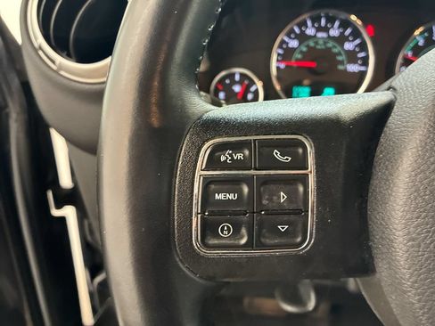 Used 2015 Jeep Wrangler Unlimited Sahara w/ Connectivity Group AWD/4WD image 19
