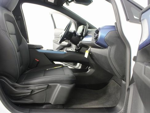 Used 2024 Chevrolet Equinox EV LT image 22