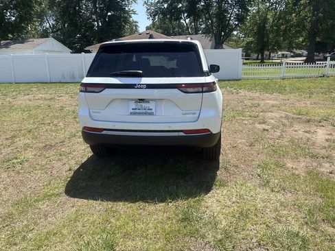New 2026 Jeep Grand Cherokee Limited AWD/4WD image 7