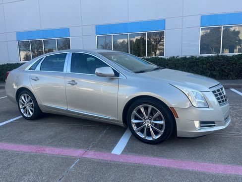 Used 2013 Cadillac XTS Luxury image 11