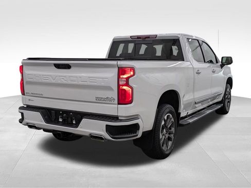 Used 2022 Chevrolet Silverado 1500 High Country w/ Technology Package AWD/4WD image 3