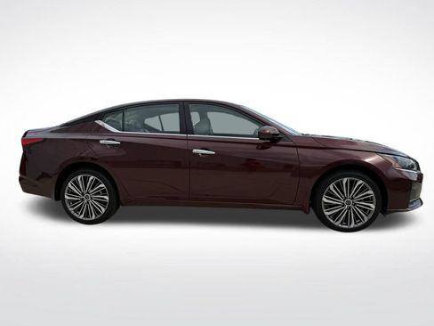 Used 2024 Nissan Altima 2.5 SL AWD/4WD image 8