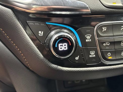 Used 2024 Chevrolet Equinox Premier AWD/4WD image 27