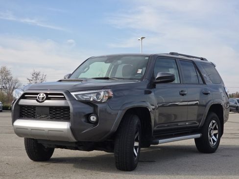 Used 2022 Toyota 4Runner TRD Off-Road image 15