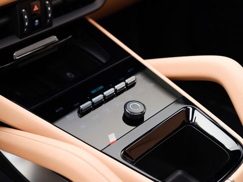 New 2026 Porsche Cayenne image 28