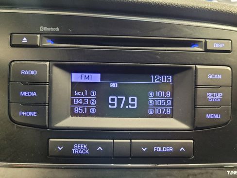 Used 2018 Hyundai Elantra SE image 25