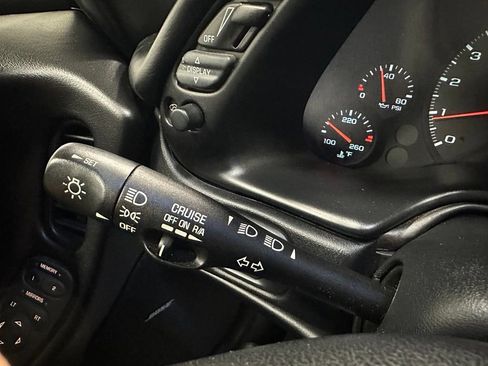 Used 2001 Chevrolet Corvette Convertible w/ Preferred Equipment Group2 RWD image 25