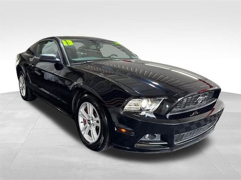 Used 2013 Ford Mustang Coupe RWD image 3