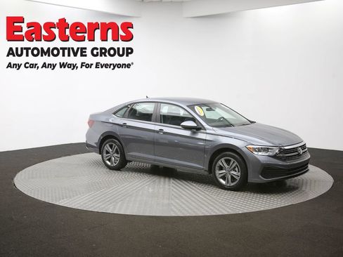 Used 2024 Volkswagen Jetta SE image 45