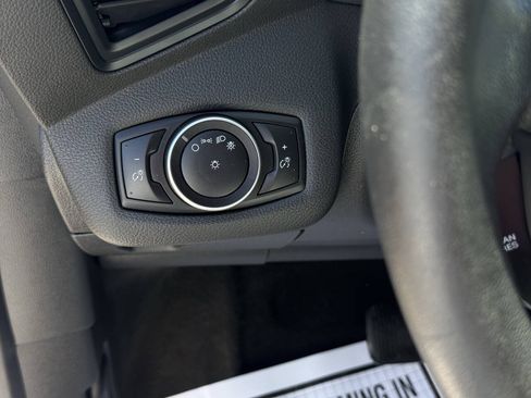 Used 2017 Ford C-MAX Energi SE w/ Interior Protection Package FWD image 15
