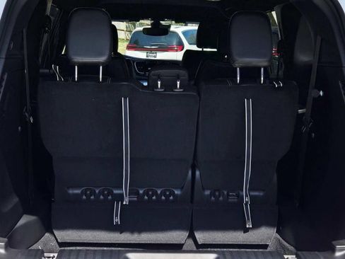 New 2026 Chrysler Pacifica Select FWD image 16