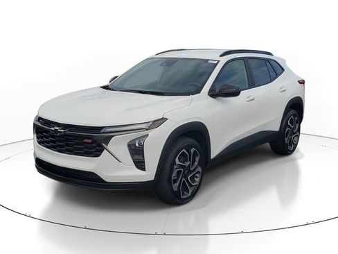 Certified 2025 Chevrolet Trax RS w/ Driver Confidence Package FWD image 2