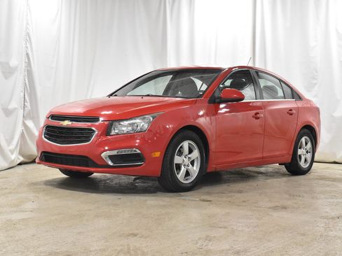 Used 2015 Chevrolet Cruze LT image 2