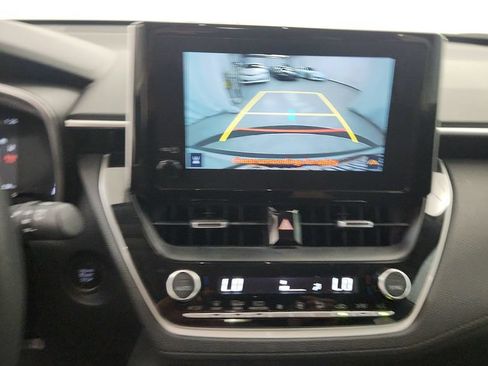 Used 2024 Toyota Corolla Cross XLE w/ Convenience Package FWD image 29