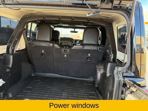 Used 2018 Jeep Wrangler Unlimited Sahara image 19
