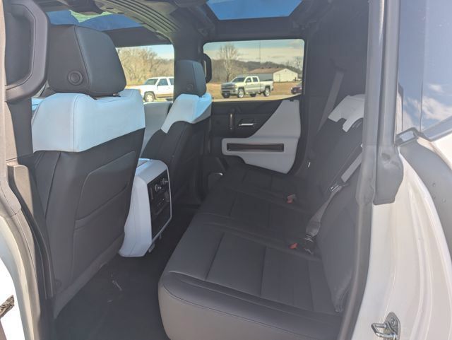 New 2024 GMC Hummer EV 2X w/ Extreme Off-Road Package AWD/4WD image 9