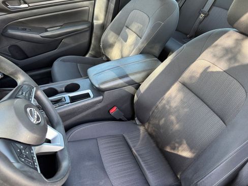 Used 2025 Nissan Altima 2.5 SV image 36