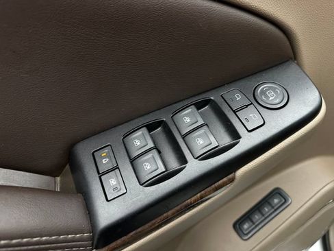 Used 2018 Chevrolet Tahoe LT RWD image 14