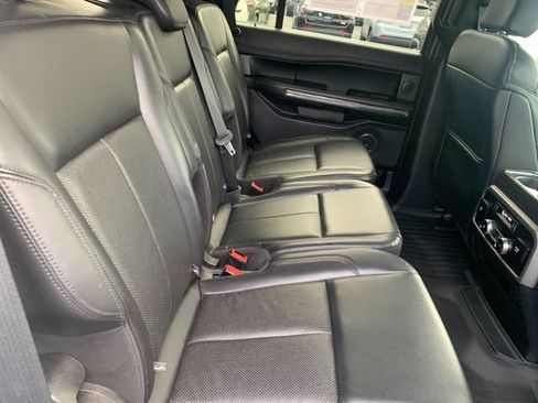 Used 2019 Ford Expedition XLT w/ Equipment Group 202A AWD/4WD image 13