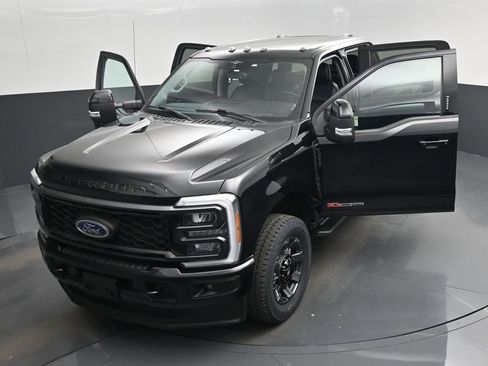 Used 2023 Ford F250 Lariat w/ Sport Appearance Package image 60