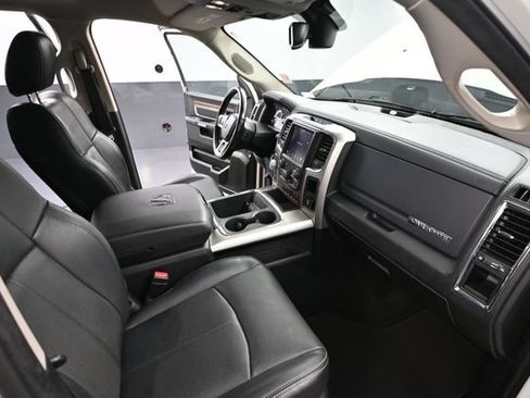 Used 2018 RAM 1500 Laramie w/ Convenience Group AWD/4WD image 42