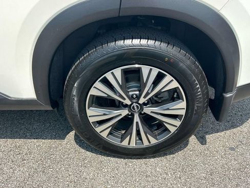 Used 2022 Nissan Rogue SV AWD/4WD image 10