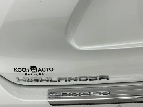 Used 2021 Toyota Highlander Platinum AWD/4WD image 19