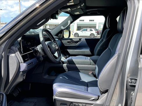 Used 2026 INFINITI QX80 4WD w/ Sport Exterior Package image 21