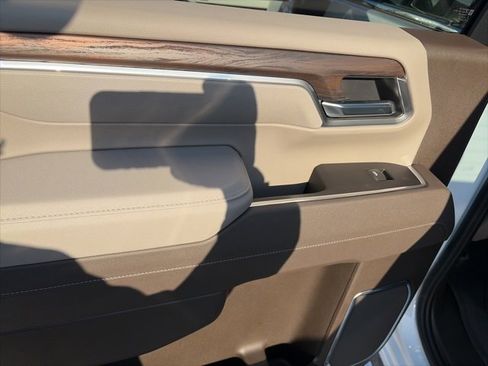 New 2026 GMC Sierra 2500 SLT w/ SLT Premium Package image 12