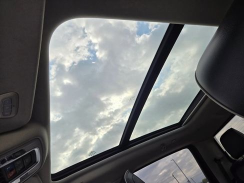 Used 2022 RAM 1500 Laramie w/ Laramie Southwest Edition image 15