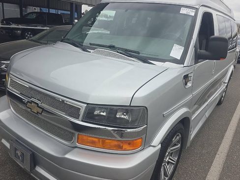 Used 2016 Chevrolet Express 2500 RWD image 18