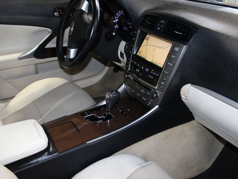 Used 2011 Lexus IS 350C RWD image 31