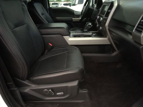 Used 2017 Ford F150 Lariat w/ Equipment Group 502A Luxury AWD/4WD image 19