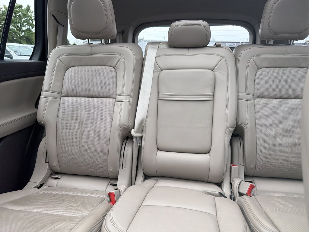 Used 2020 Lincoln Aviator Reserve w/ Equipment Group 202A AWD/4WD image 19