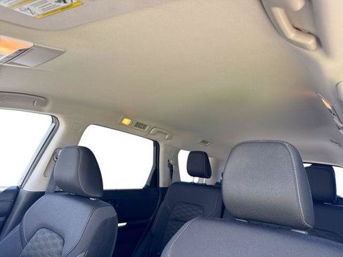 Used 2024 Nissan Pathfinder S FWD image 16