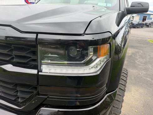 Used 2017 Chevrolet Silverado 1500 LT w/ LPO, Black Pack AWD/4WD image 10