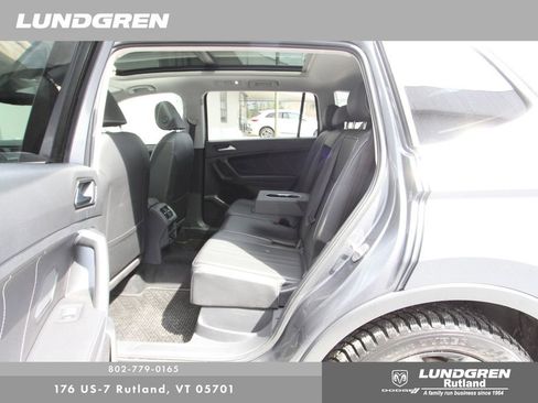Used 2022 Volkswagen Tiguan SE AWD/4WD image 37