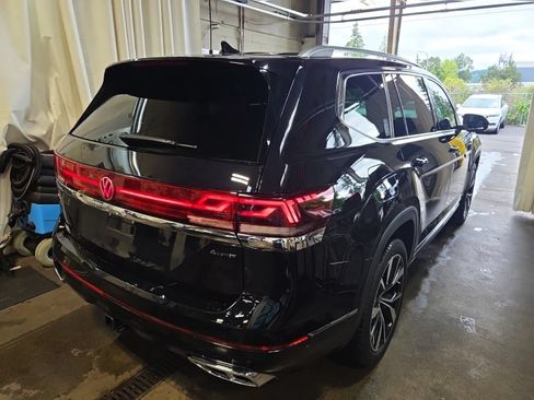 Used 2025 Volkswagen Atlas SEL Premium R-Line AWD/4WD image 6