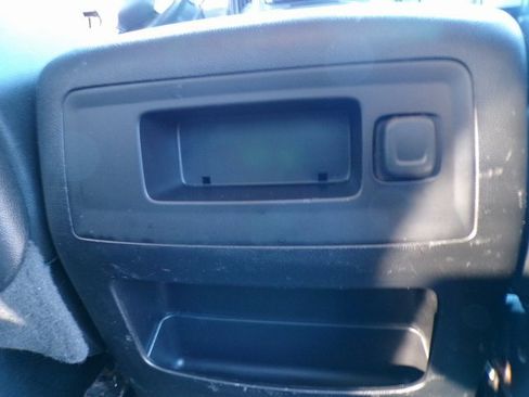 Used 2015 GMC Sierra 2500 SLT w/ Driver Alert Package image 11